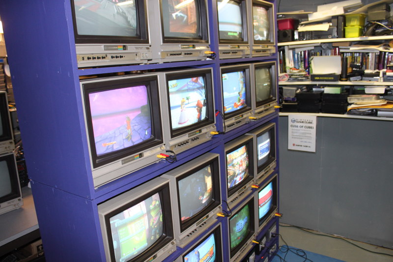 Illustration for article titled A Cube of Cubes, or a Perplexing Way to Play 16 GameCube Games